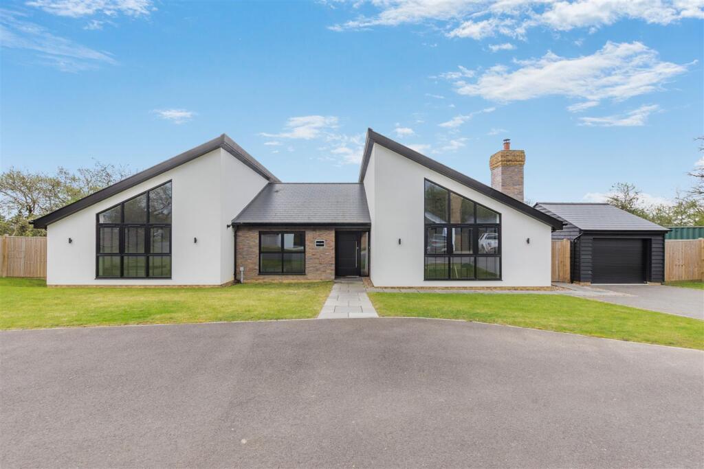 Main image of property: Maidstone Road, Staplehurst, Tonbridge