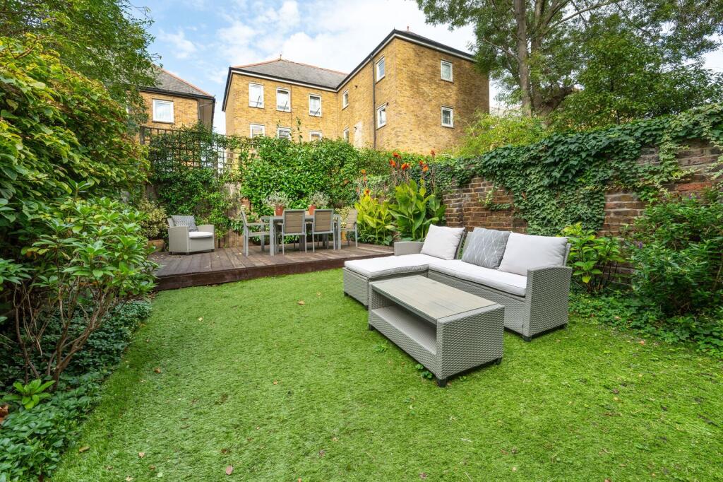 3 bedroom maisonette for rent