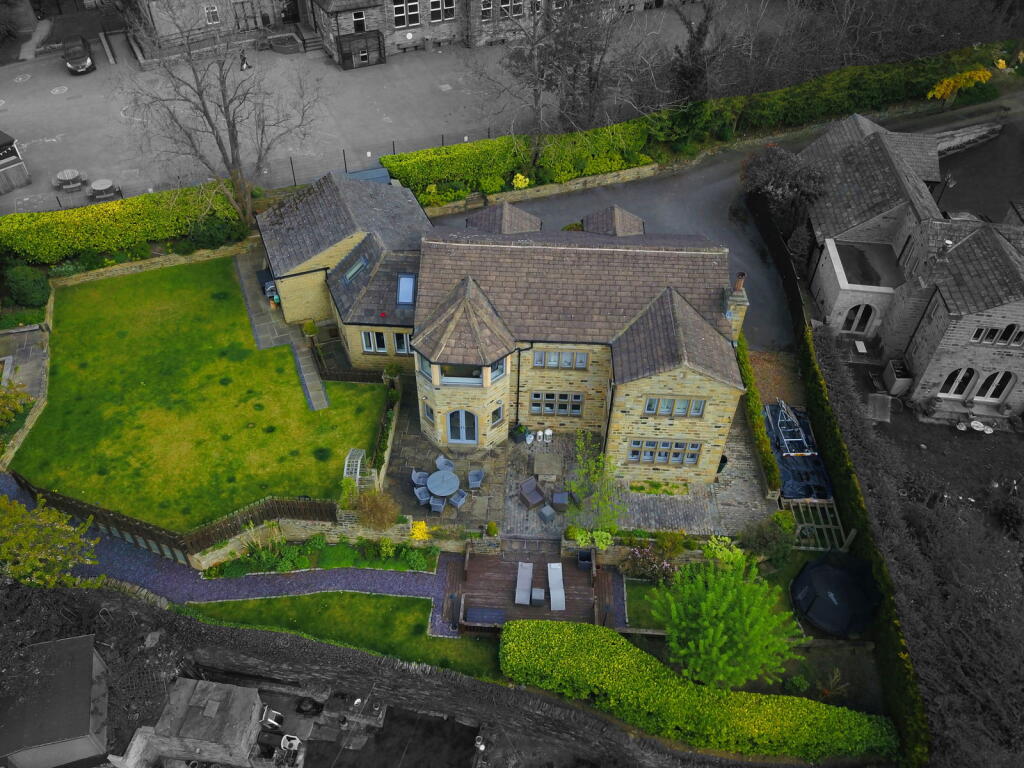 Glade Manor, Lane Head Lane, Kirkburton, HD8 photo 2