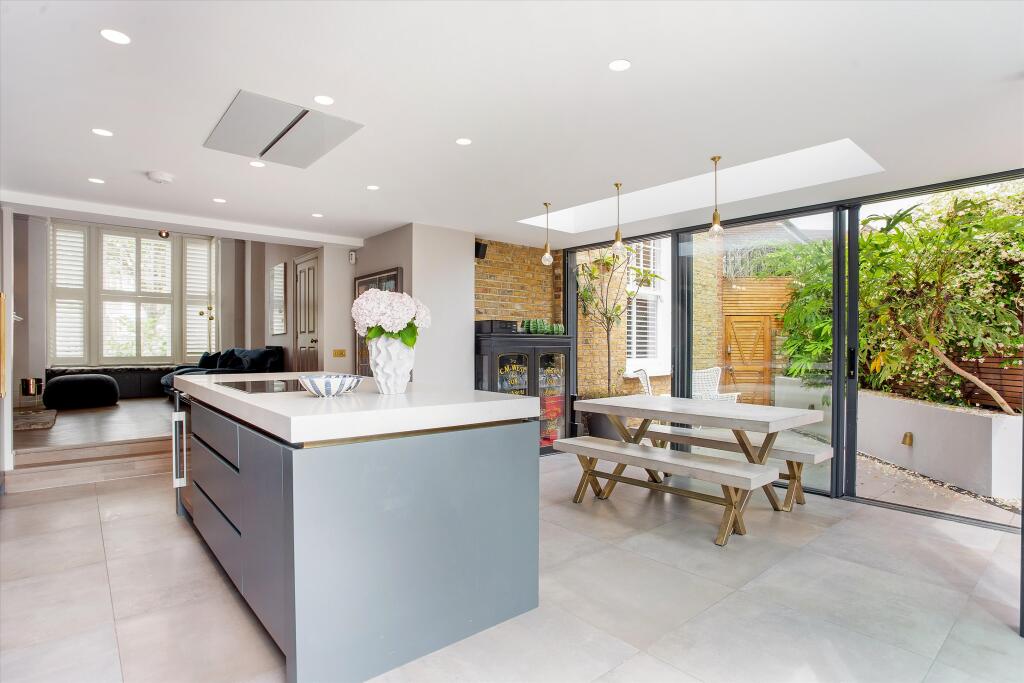 Main image of property: Elms Crescent, London, SW4