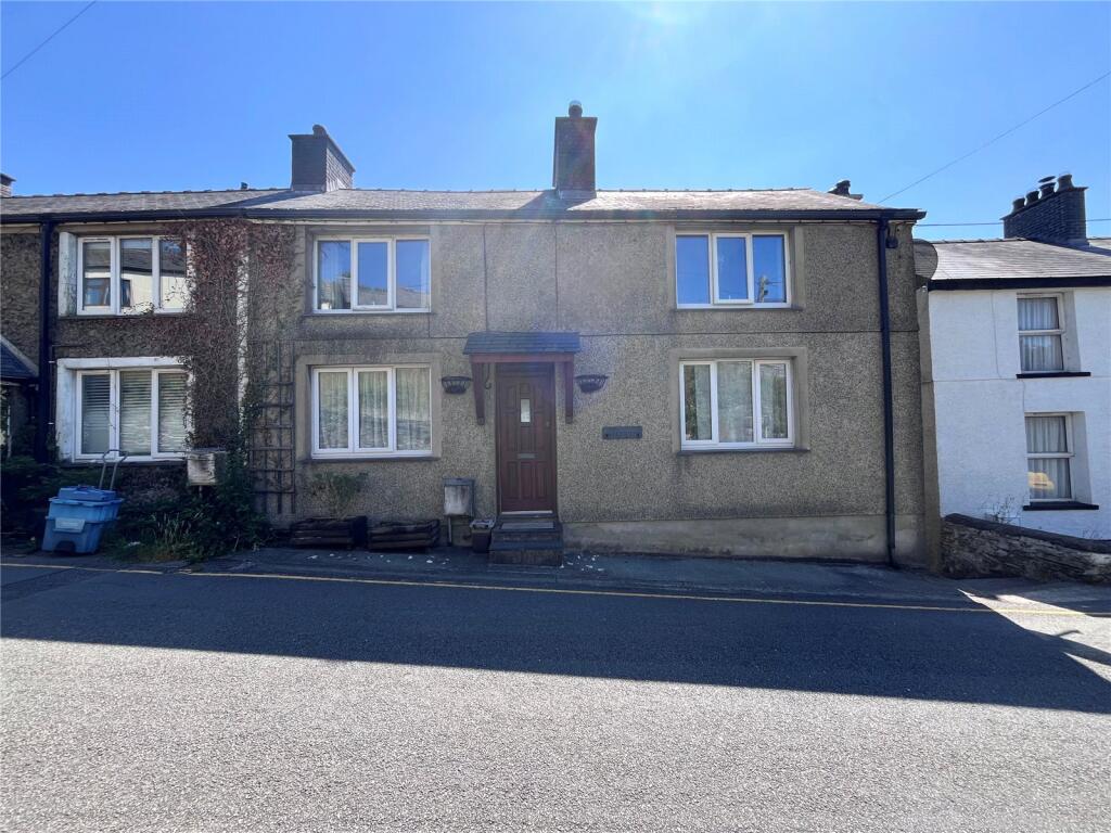 Main image of property: Penrhyndeudraeth, Gwynedd, LL48