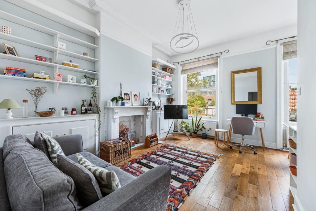 Apartment in London, West Kensington - View 3