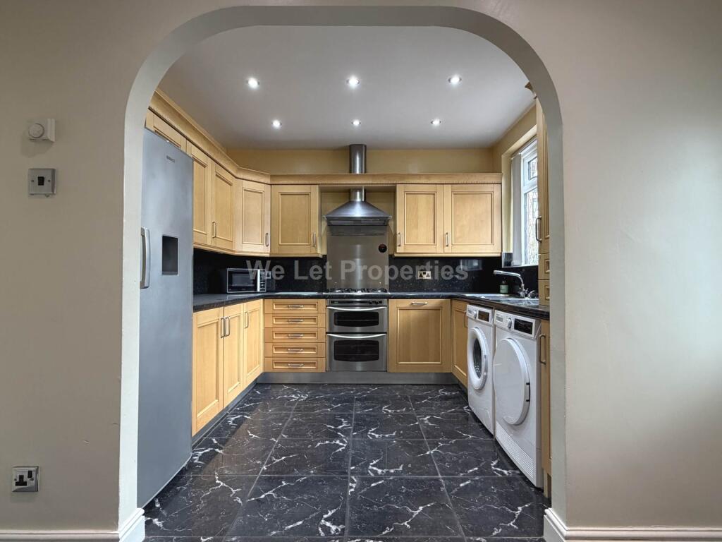 House in Manchester, Miles Platting - View 4