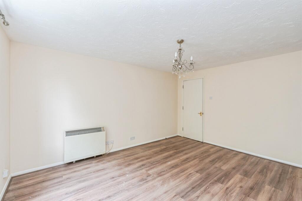 Apartment in Southampton - More