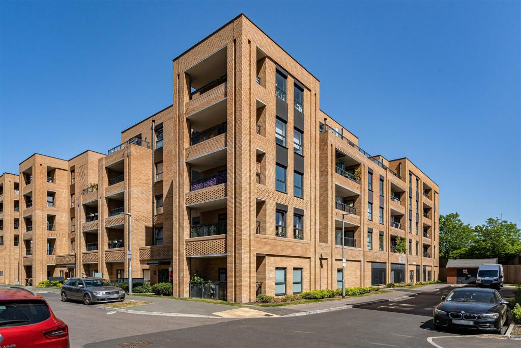 Main image of property: Thimble Crescent, Wallington