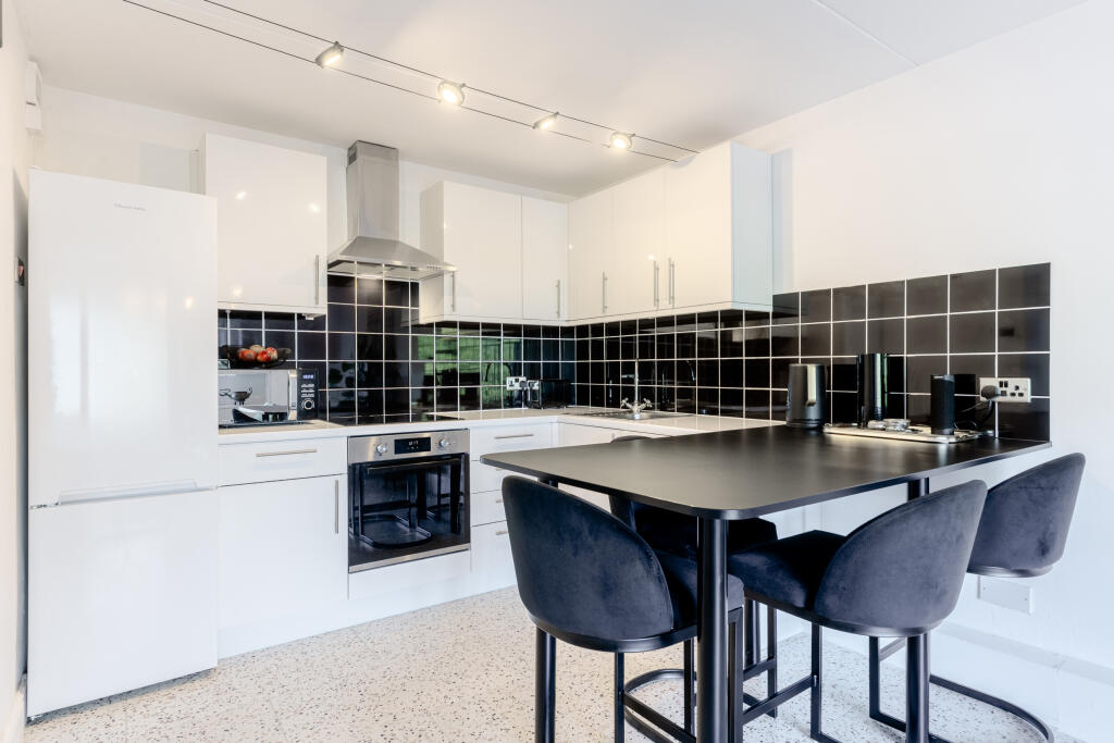 Apartment in Bristol - View 5