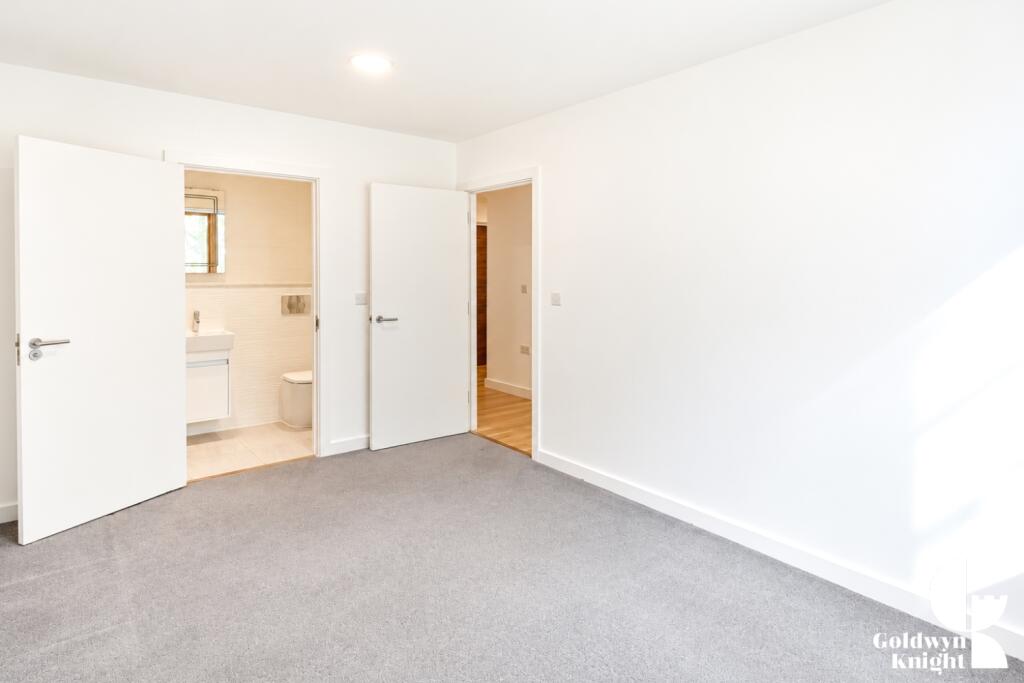 Apartment in London - More