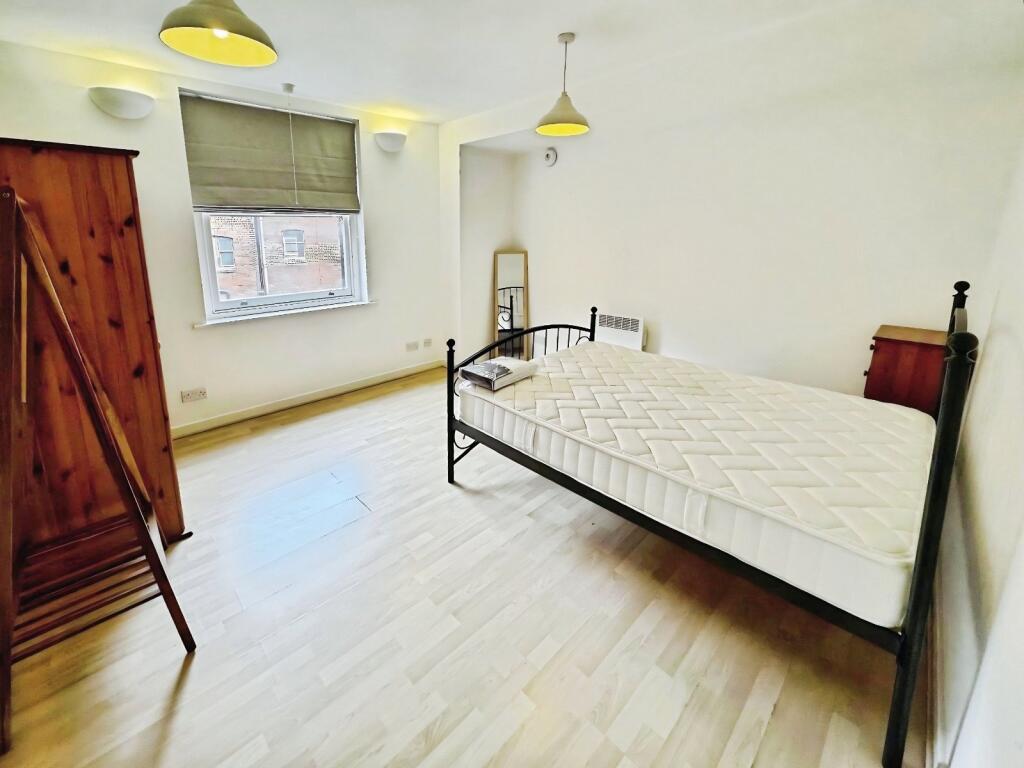 Apartment in Leeds, Warehouse Hill, Lovell Park - More