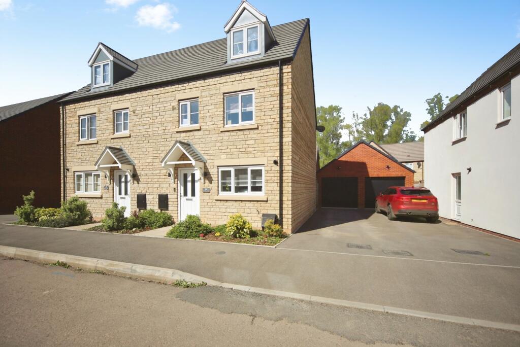 Main image of property: Cooper Crescent, STRATFORD-UPON-AVON, Warwickshire, CV37