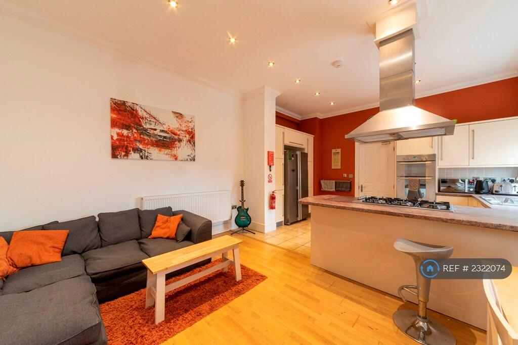 Main image of property: Lilac Grove, Beeston, Nottingham, NG9