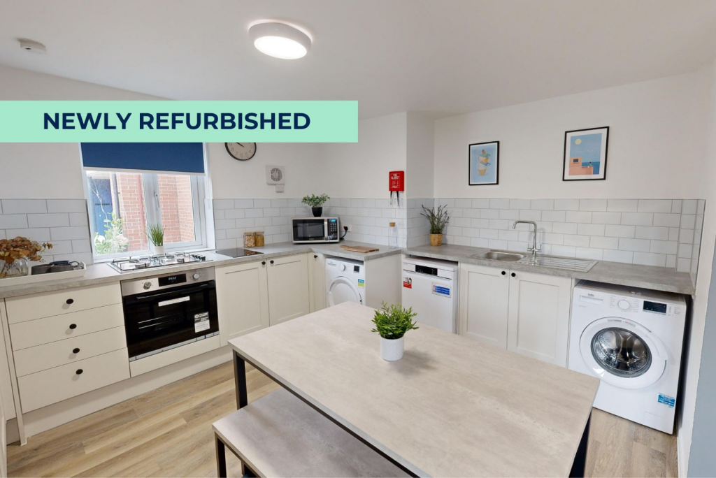 Main image of property: 1b, Russell Street NG74FL