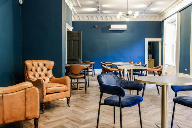 Minton Lounge