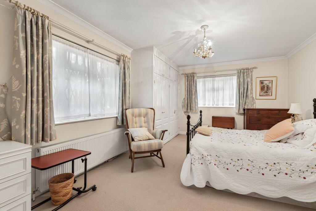 House in Cheltenham, Moorend, Charlton Kings - More