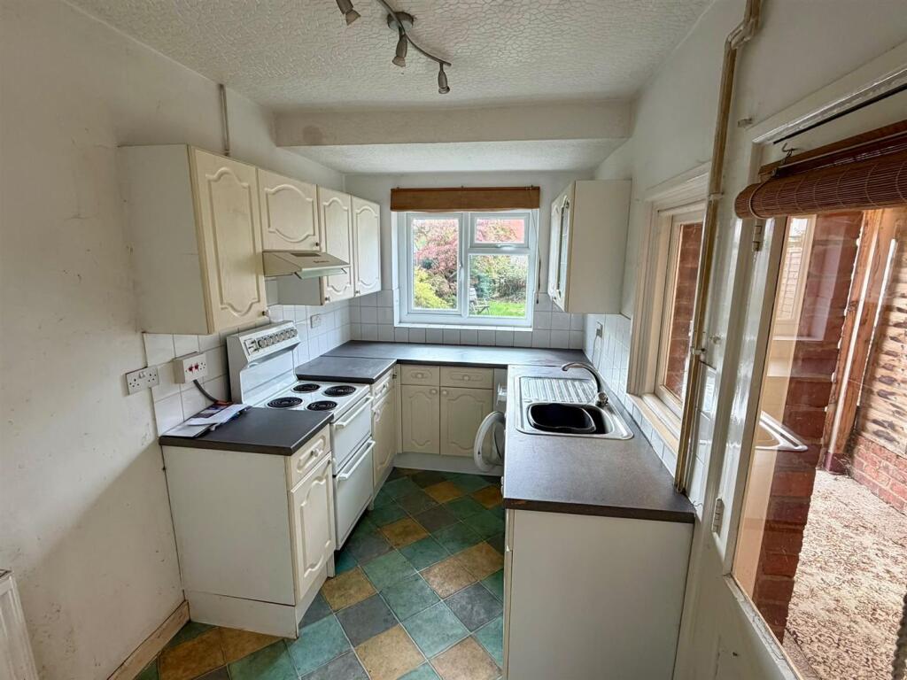 House in Hereford, Herefordshire - More