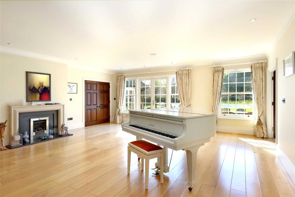 House in Hemel Hempstead, Penn - More