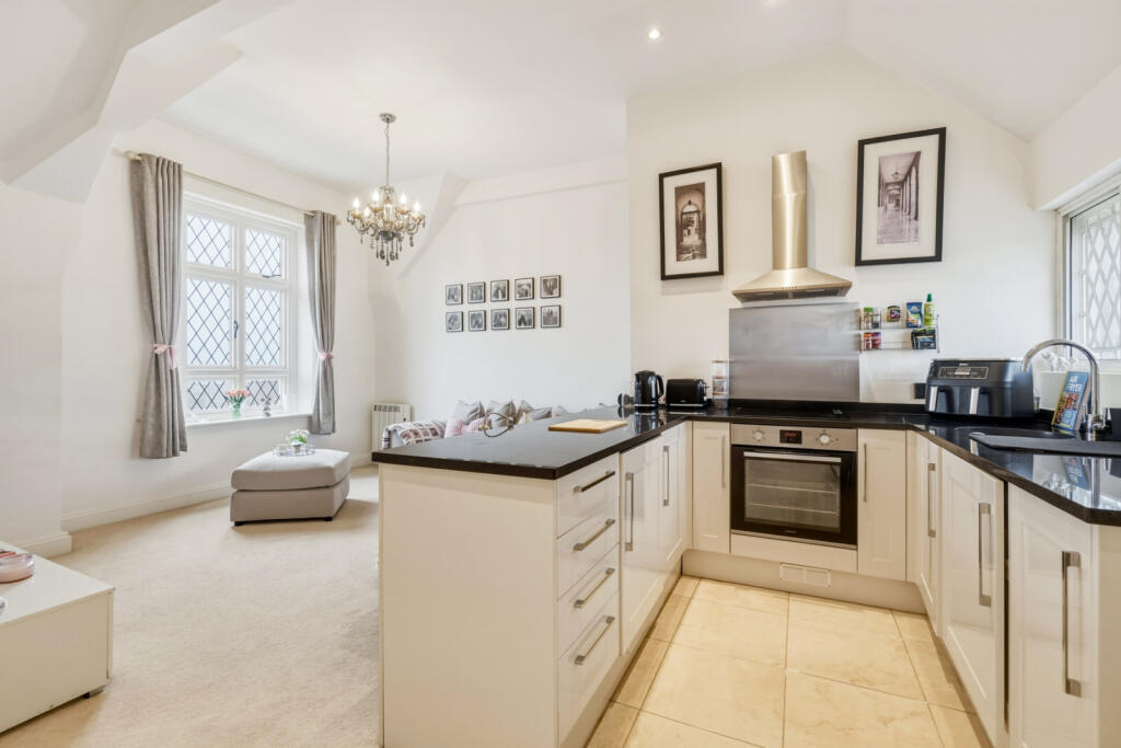 Buckingham Court, The Close, Great Dunmow, Essex, CM6 photo 4