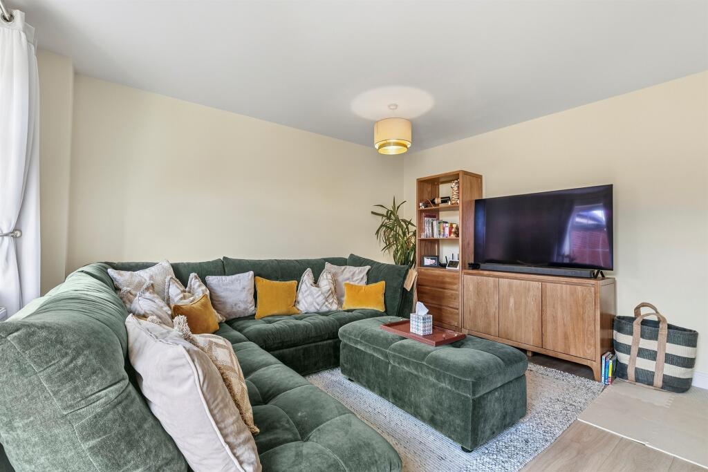 House in South Kesteven, Corby Glen - View 4