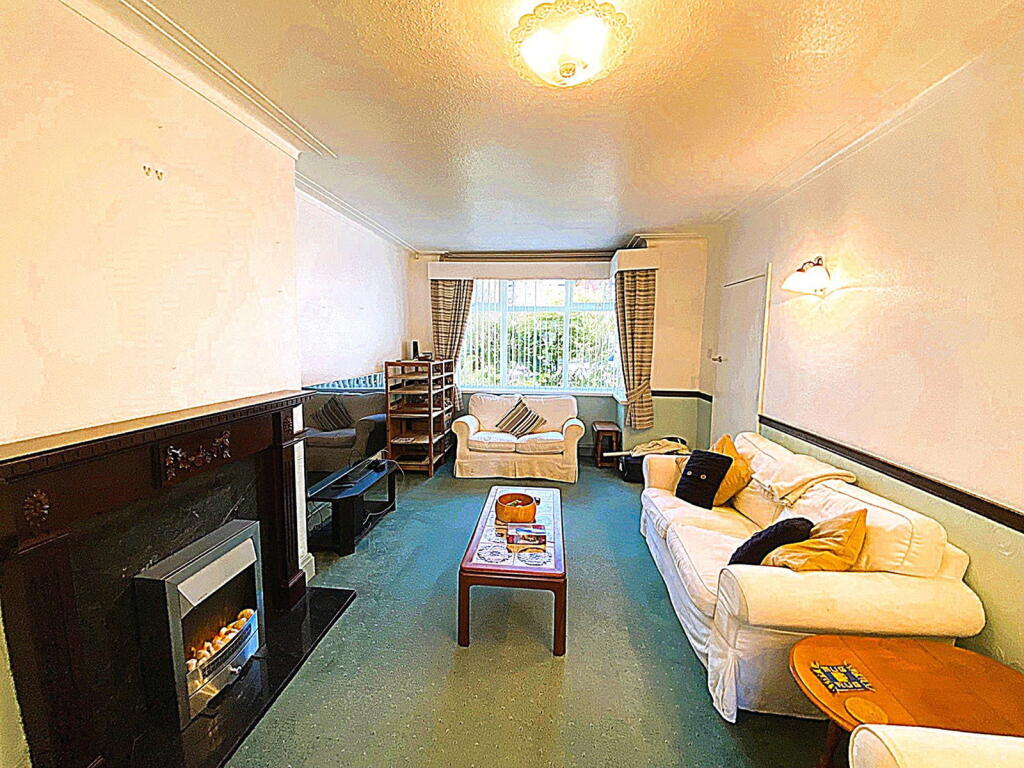 21 Chesney Avenue, Chadderton, Oldham, OL9 8DR photo 2