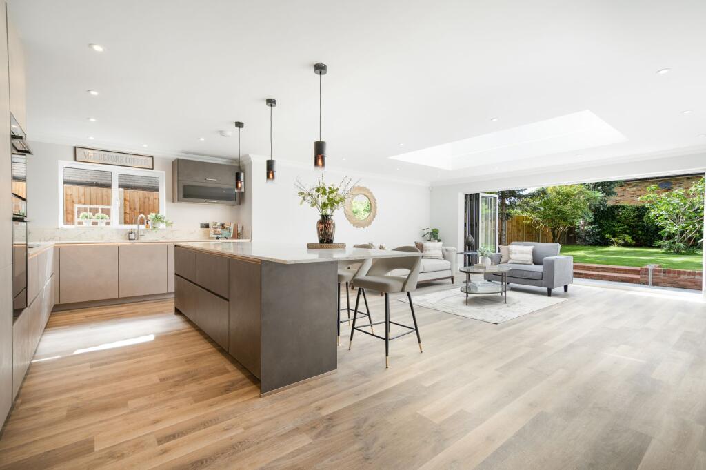 Joiners Lane, Chalfont St. Peter, SL9 photo 3