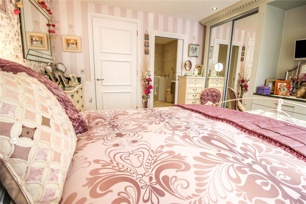 Apartment in Cotswold, Stratton, Cirencester - More
