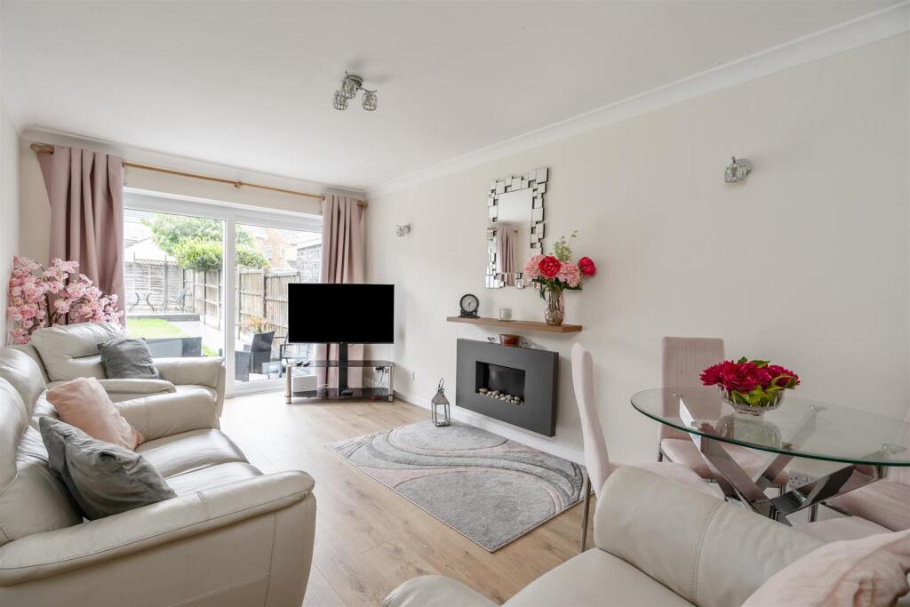 House in Solihull, Ulverley Green - View 2