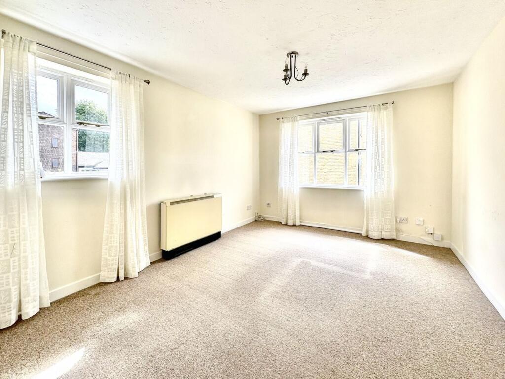 Apartment in Chelmsford - View 4