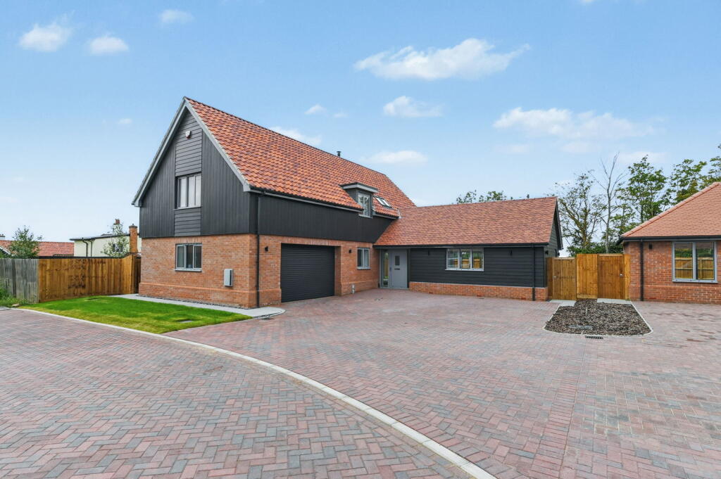 Main image of property: Langshaw Close, Framlingham, Suffolk