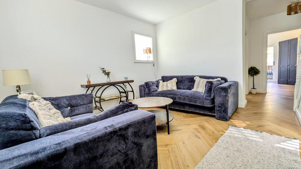 House in Merthyr Tydfil, Castle Park Estate, Clwydyfagwyr - More
