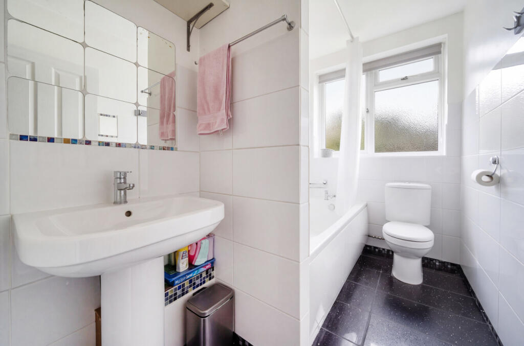 Apartment in Southampton, Upper Shirley - More