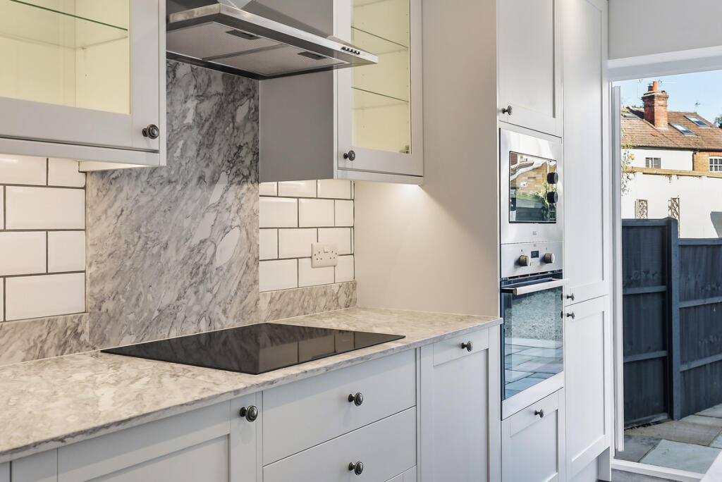 House in Elmbridge, Weybridge - More