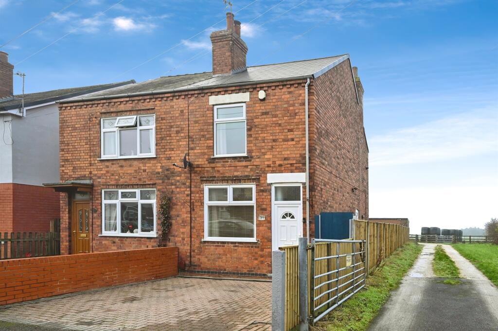 2-bed semi-detached on Leamoor Avenue, Somercotes, Alfreton, £170,000