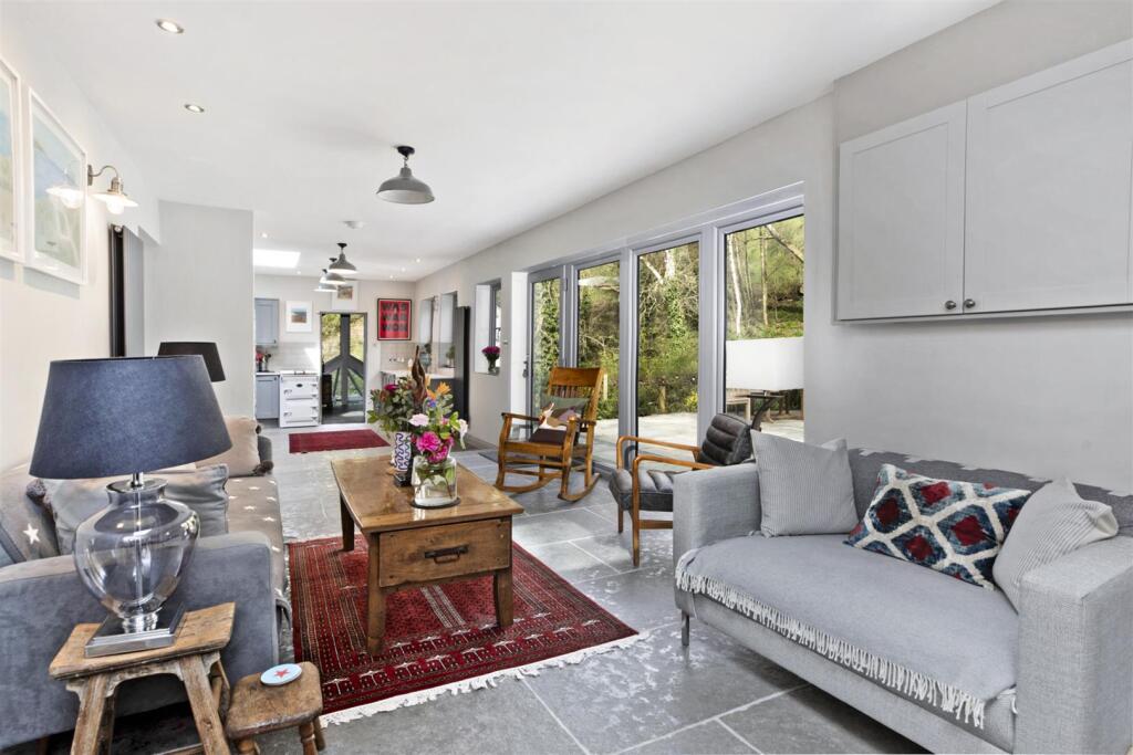 House in Teignbridge, Whitestone - More
