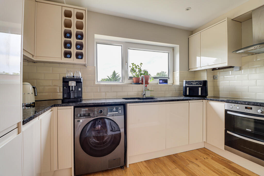 Coleridge Court, Harpenden, Hertfordshire, AL5 - View 6
