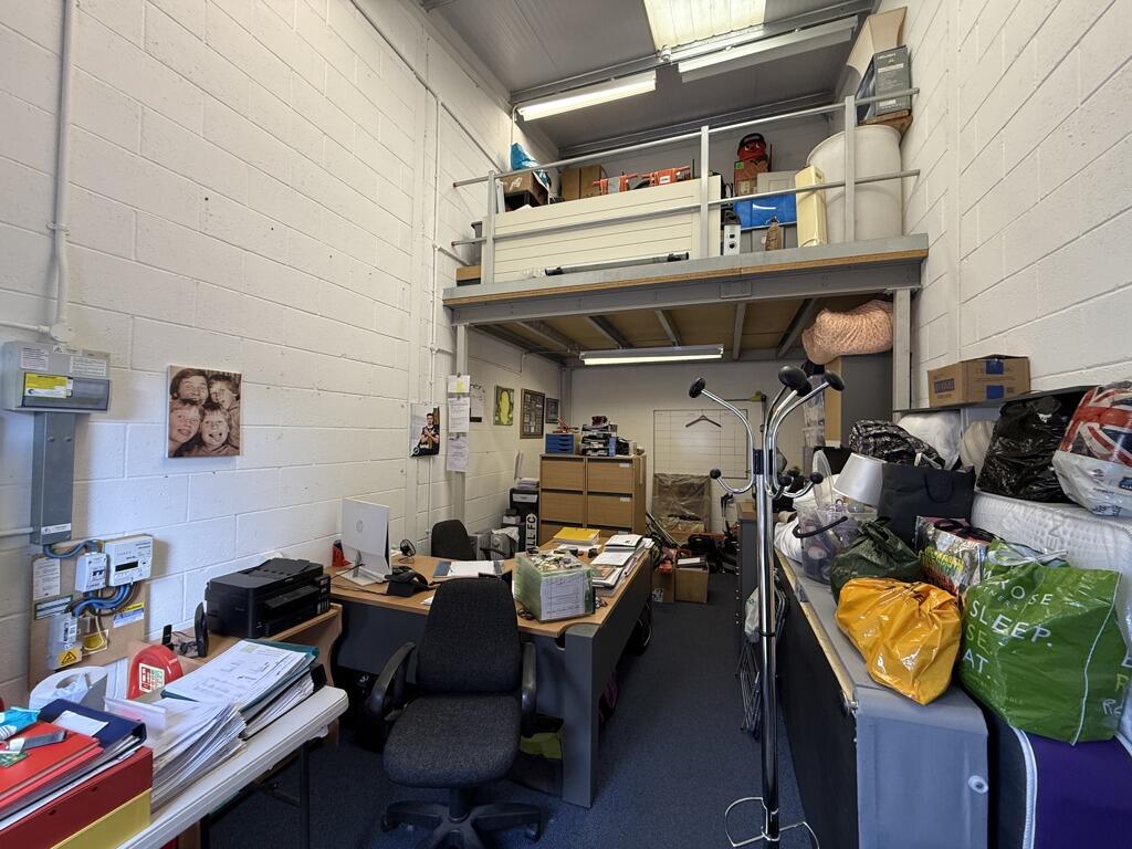 Photo 16