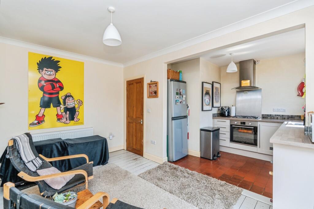 House in Southampton - More