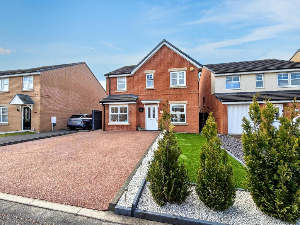4-bed detached on Eastgate, Houghton Le Spring, Tyne and Wear, DH4 6GX, £260,000
