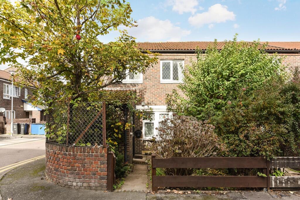Main image of property: Pownall Road, London