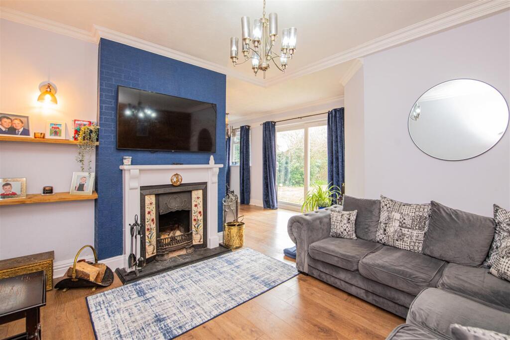 House in Kettering, Brambleside - View 2