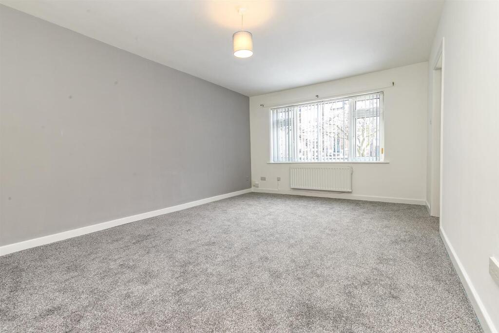 Apartment in Trafford, Greater Manchester - View 3