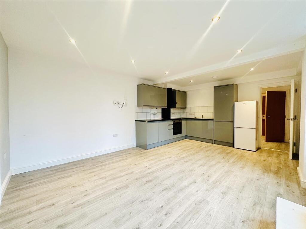 Apartment in Nottingham, Hockley, Sneinton - View 4