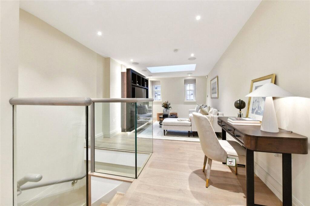 Apartment in London, St Clement Danes, Covent Garden - View 3