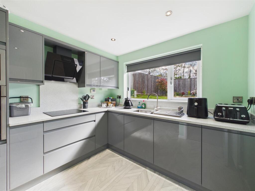 Sheards Close, Dronfield Woodhouse, Dronfield - More