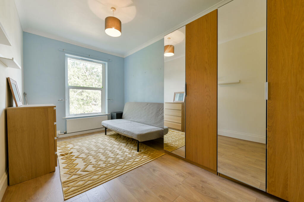 Apartment in London - View 5