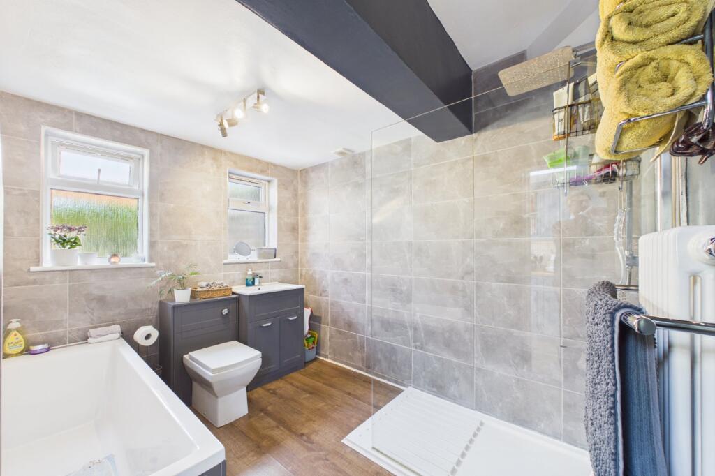 House in Berkshire, Windsor and Maidenhead - More