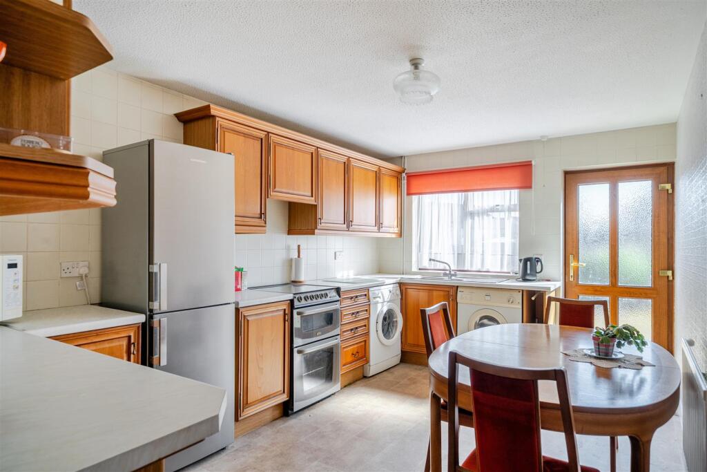 Nunney Close, Keynsham, Bristol photo 4