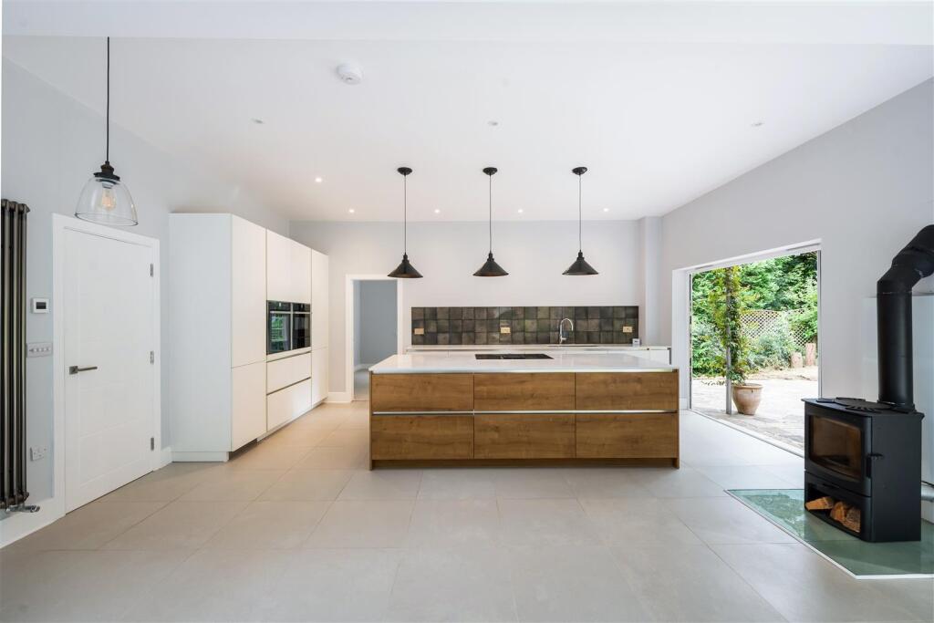 House in Mole Valley, Surrey - View 5