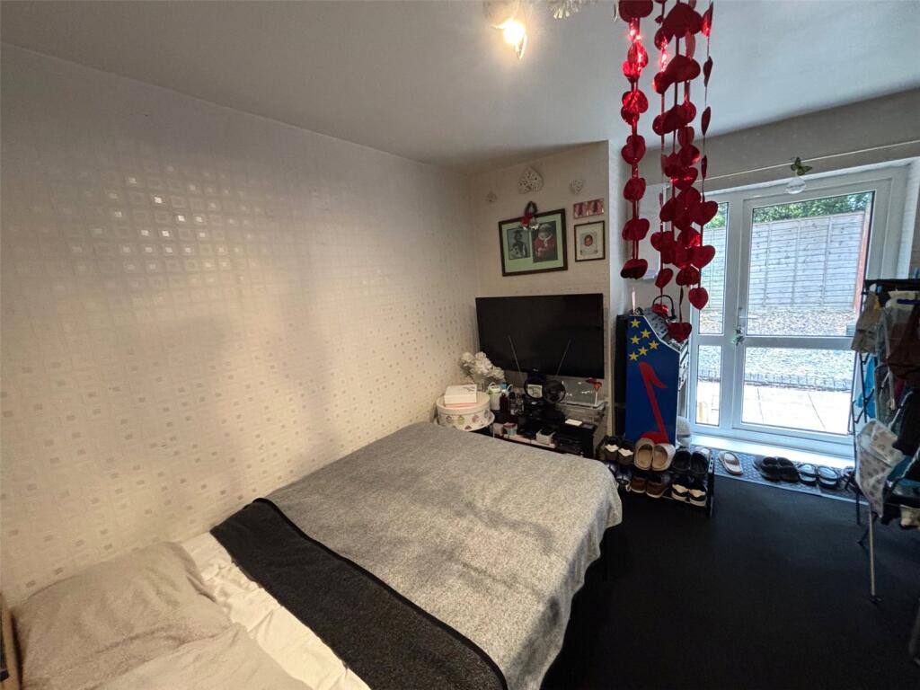 Apartment in Telford, Stirchley and Brookside - View 5