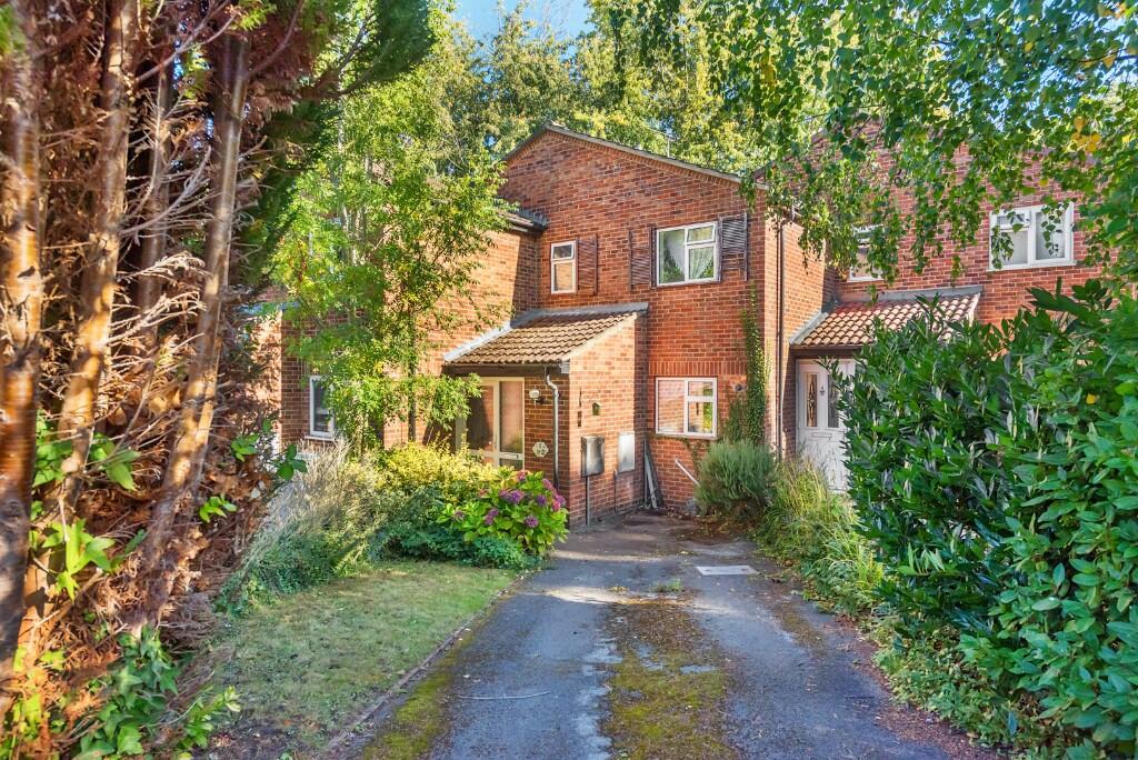 Main image of property: Ilex Close, Yateley, Hampshire, GU46