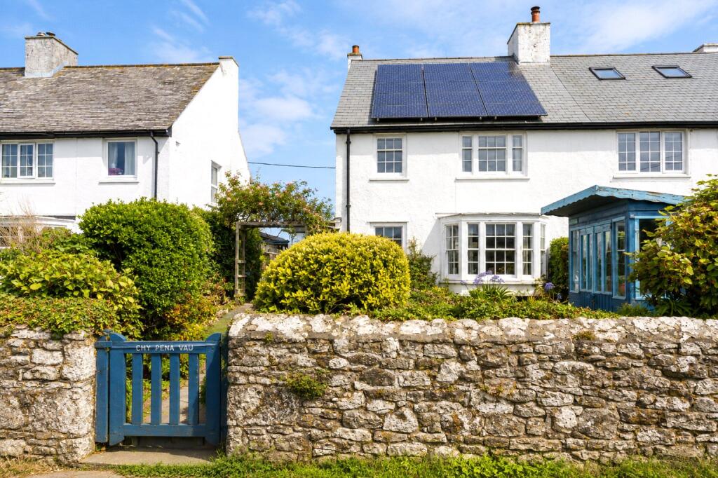 3 bedroom house in St. Just, great rural location, no chain, close to Cape Cornwall