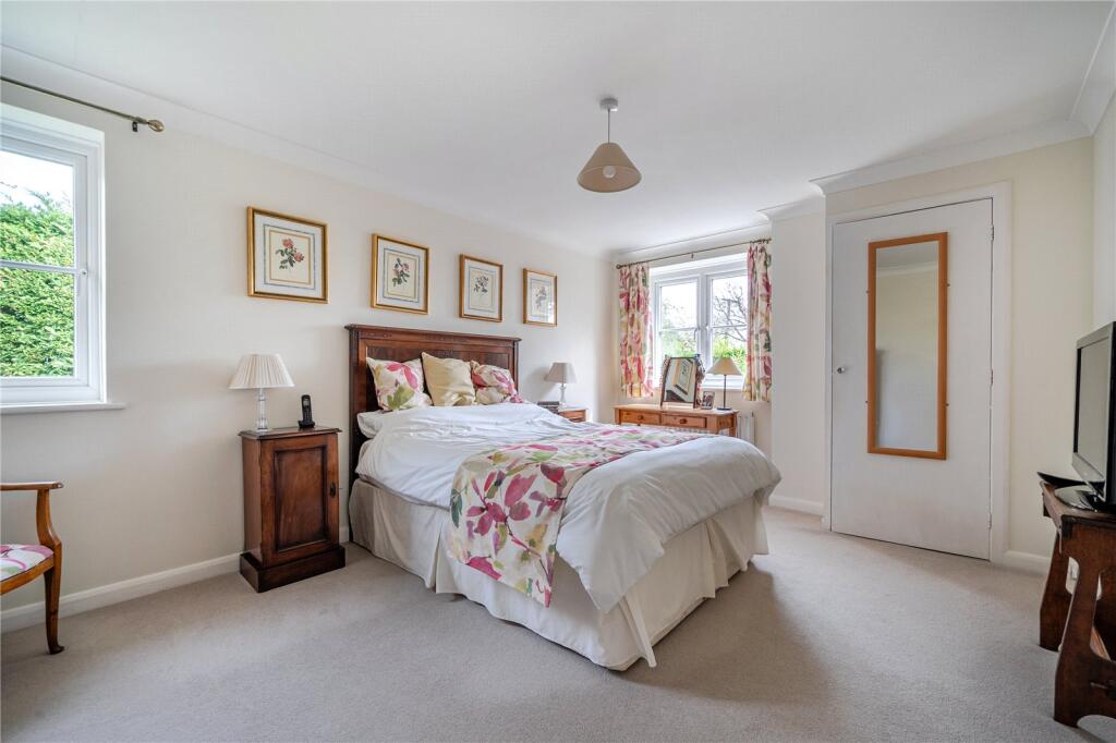 Wisborough Gardens, Wisborough Green, Billingshurst, West Sussex, RH14 photo 4